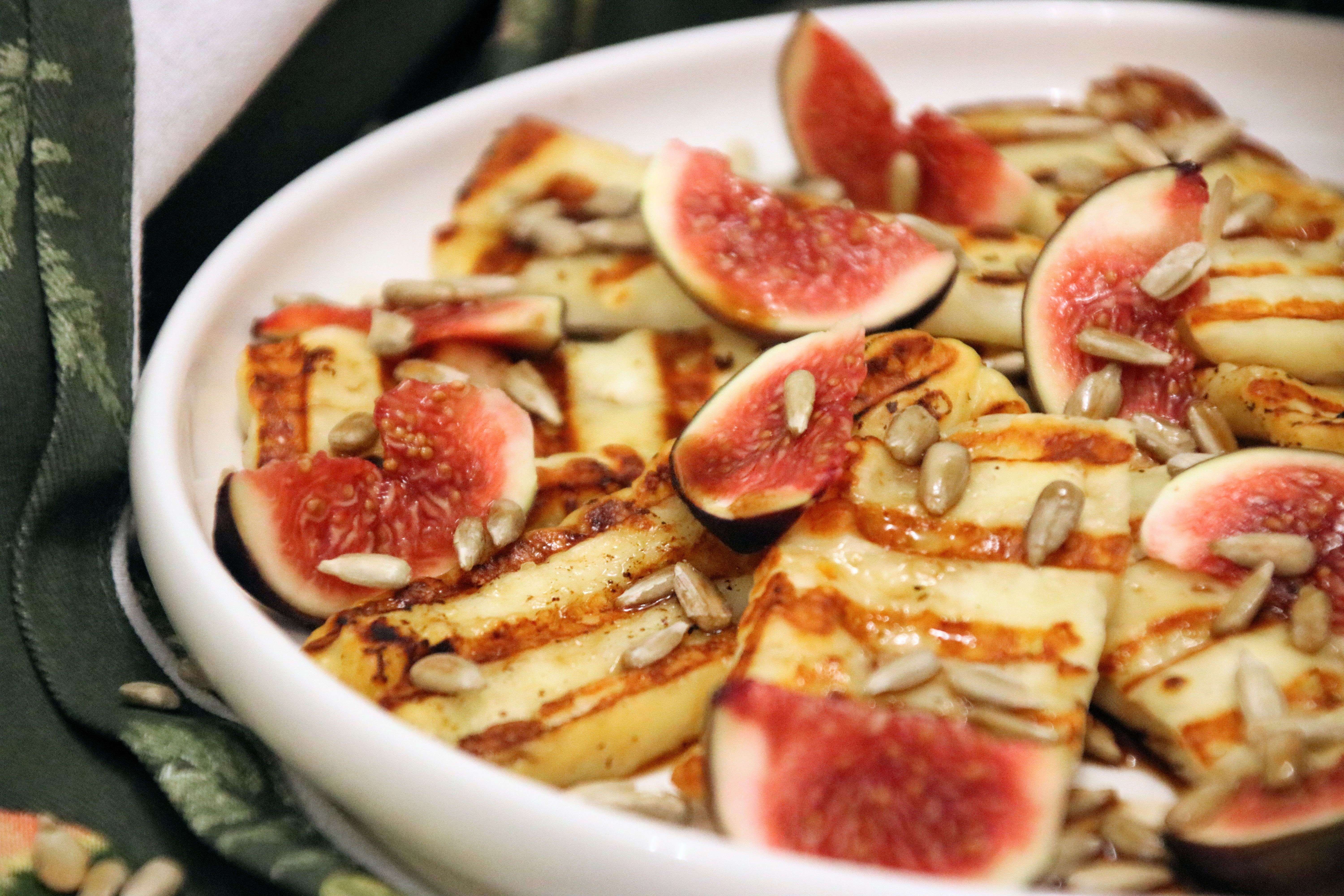 Grilowane halloumi z figą